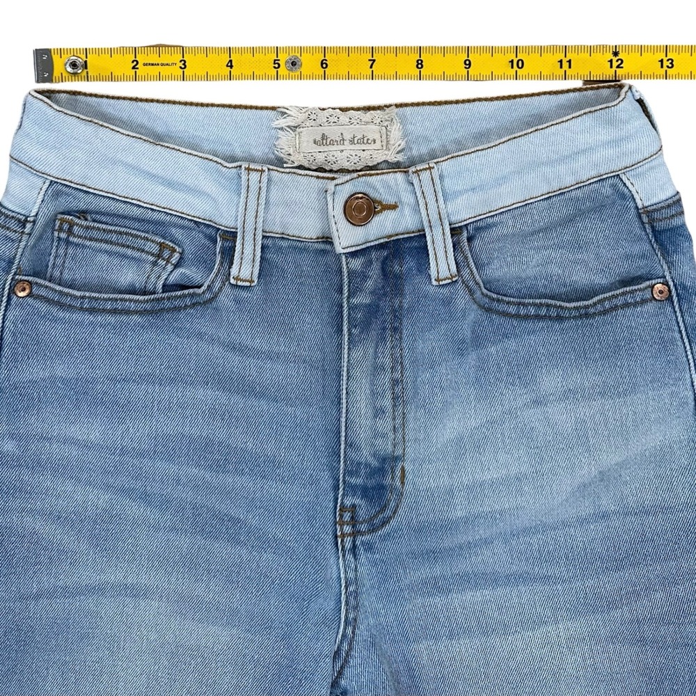 Altar'd State light wash flare jeans 27/5 - Picture 5 of 9